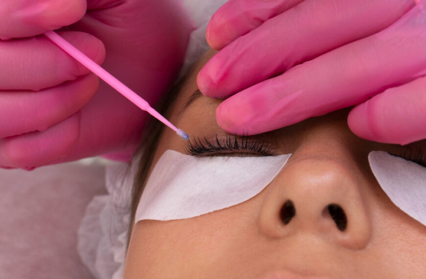 Lash Perfection: Eyelash Extension Services for You.